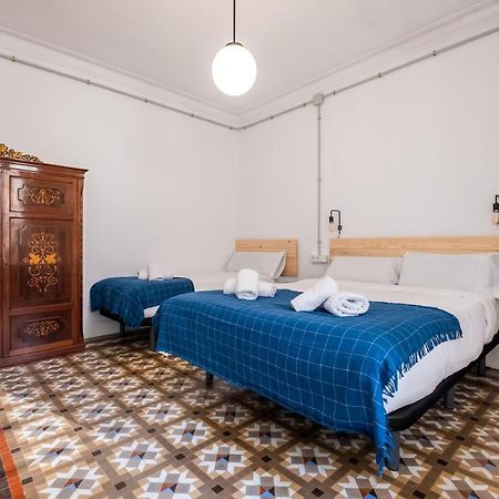 B42 - Modernist Apartment For Large Groups In Eixample Barcelona Eksteriør billede