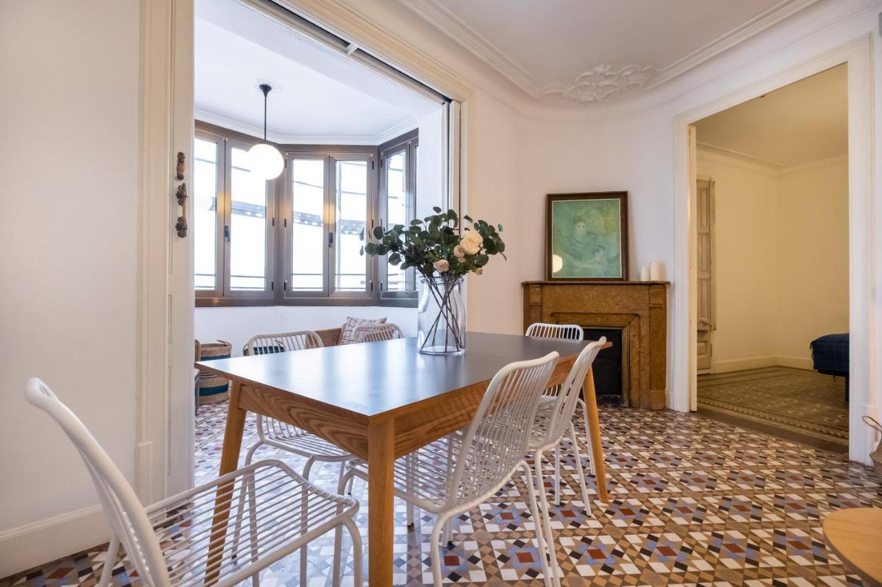 B42 - Modernist Apartment For Large Groups In Eixample Barcelona Eksteriør billede