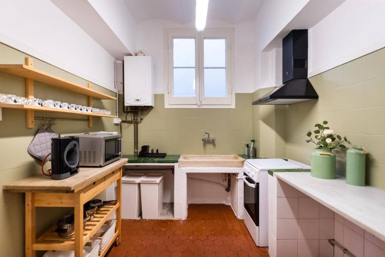 B42 - Modernist Apartment For Large Groups In Eixample Barcelona Eksteriør billede
