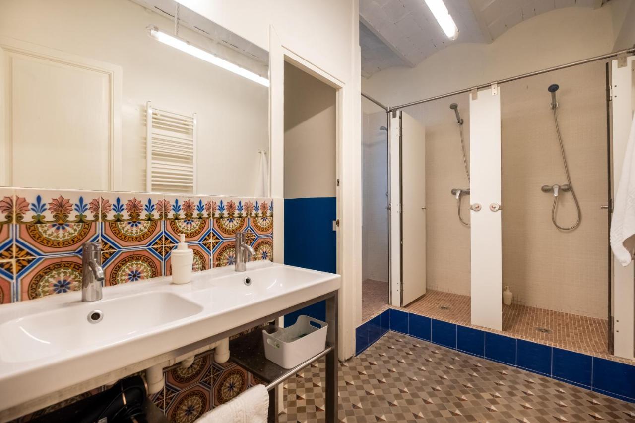 B42 - Modernist Apartment For Large Groups In Eixample Barcelona Eksteriør billede