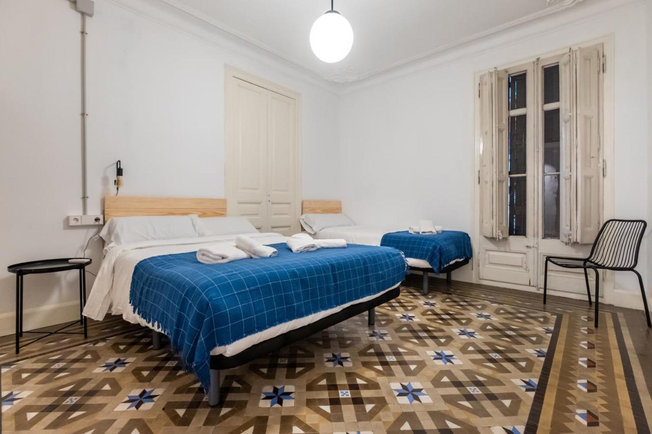 B42 - Modernist Apartment For Large Groups In Eixample Barcelona Eksteriør billede