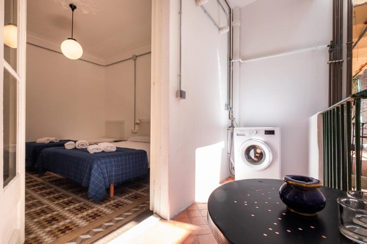 B42 - Modernist Apartment For Large Groups In Eixample Barcelona Eksteriør billede